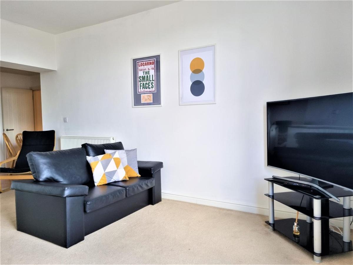 Central Apartments - Spacious 2 Beds Swindon Eksteriør billede